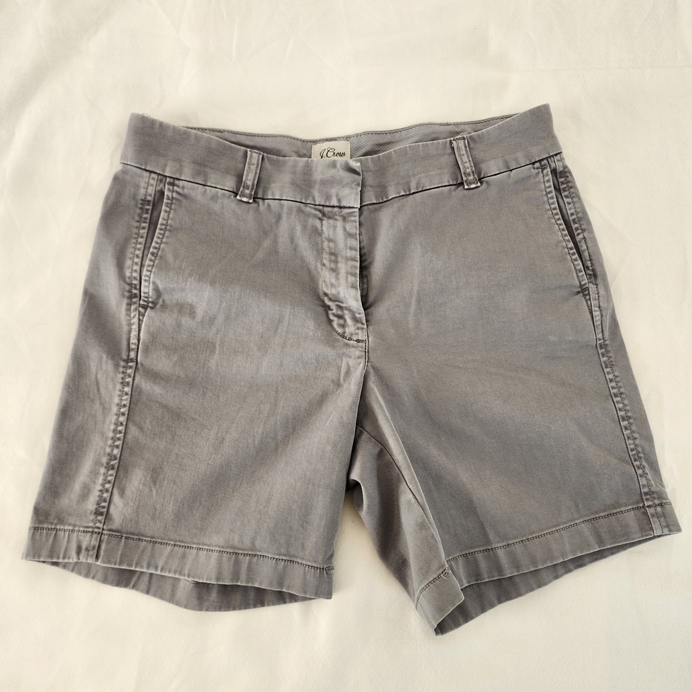 J Crew Classic Gray Women's Cotton Blend Chino Shorts - Size 8 Preppy and Chic!